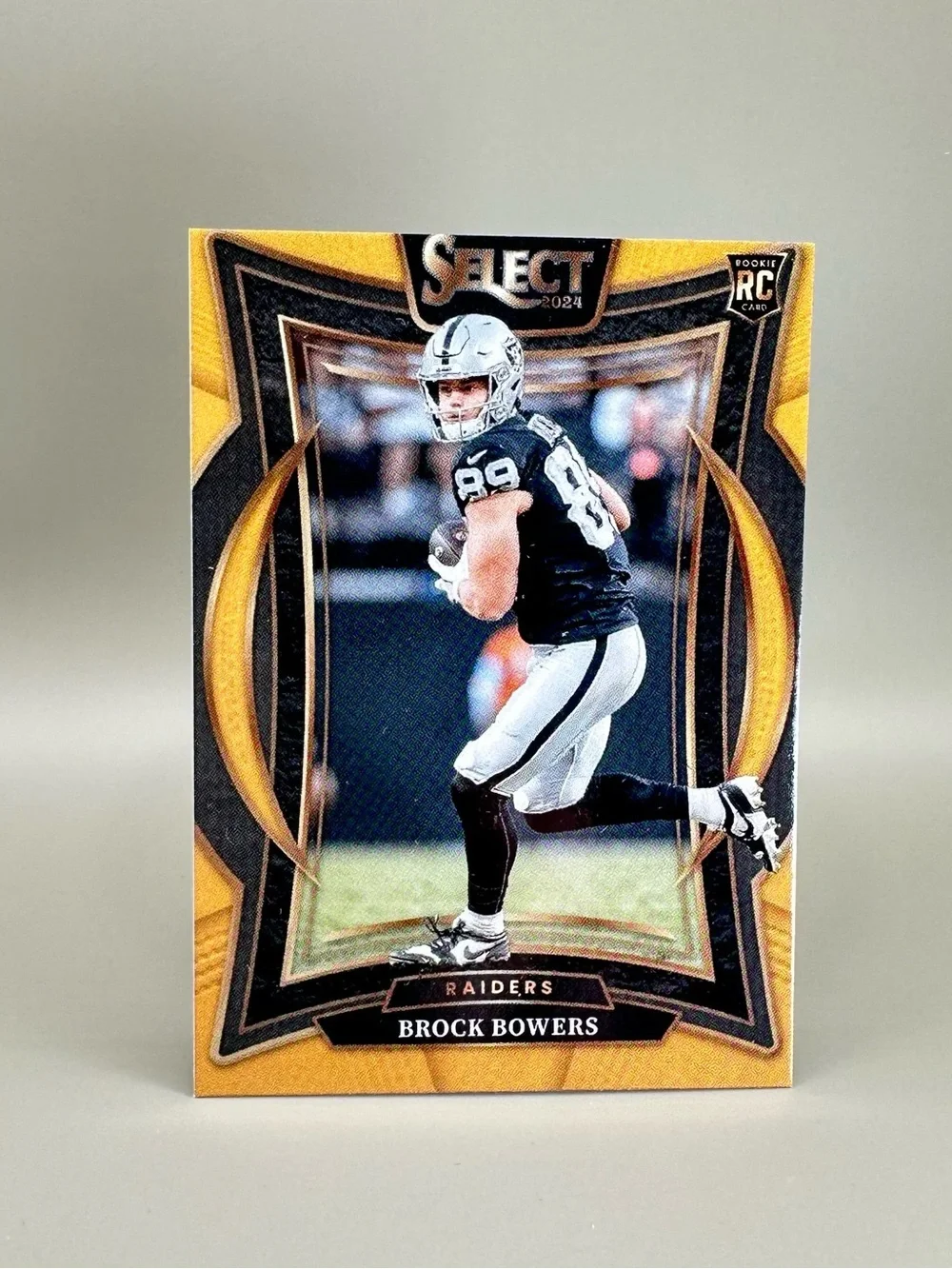 Brock Bowers Rookie 2024 Panini Select 5/10 #31 Novelty Card. Raiders.